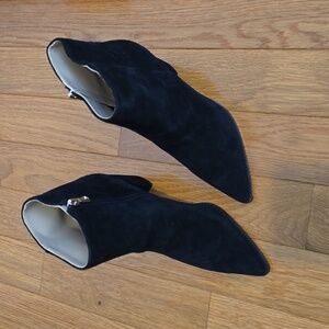 Ann Taylor Black Leather Size 8 Pointed Toe Boots Booties NWOT